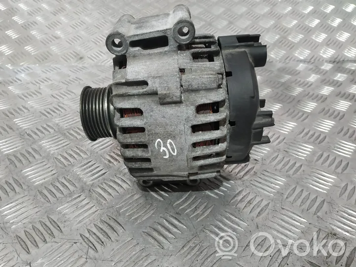 Volkswagen Tiguan Generatore/alternatore 06J903023C