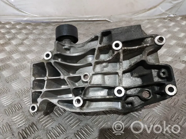 BMW 7 F01 F02 F03 F04 Generatoriaus kronšteinas 7802639