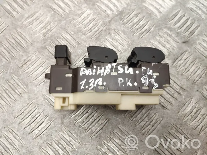 Daihatsu Sirion Interruttore di controllo dell’alzacristalli elettrico 515124