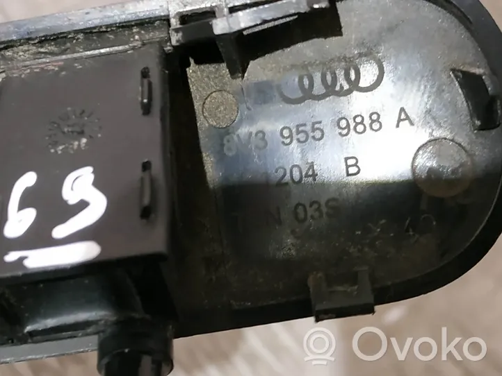 Audi A3 S3 8V Dysza spryskiwacza szyby przedniej / czołowej 8V3955988A