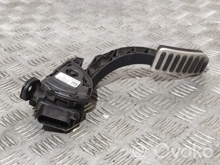 Volvo S60 Accelerator throttle pedal 31329371