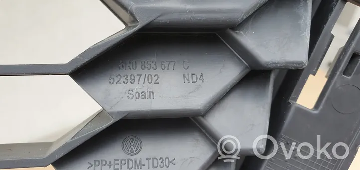 Volkswagen Polo V 6R Etupuskurin alempi jäähdytinsäleikkö 