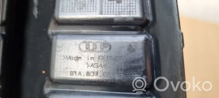 Audi Q2 - Kratka dolna zderzaka przedniego 81A807682R
