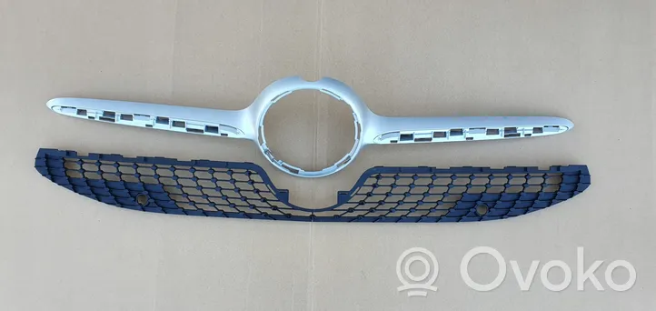 Mercedes-Benz CLA C118 X118 Grille de calandre avant A1188880100