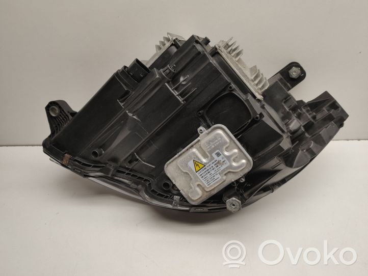 Mercedes-Benz CLS C218 X218 Lampa przednia A2188202459