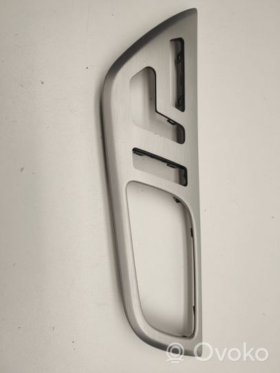 Mercedes-Benz SLK R172 Inne elementy wykończeniowe drzwi przednich A1727200622