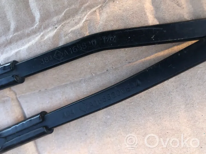 Mercedes-Benz Vaneo W414 Front wiper blade arm A1688200644