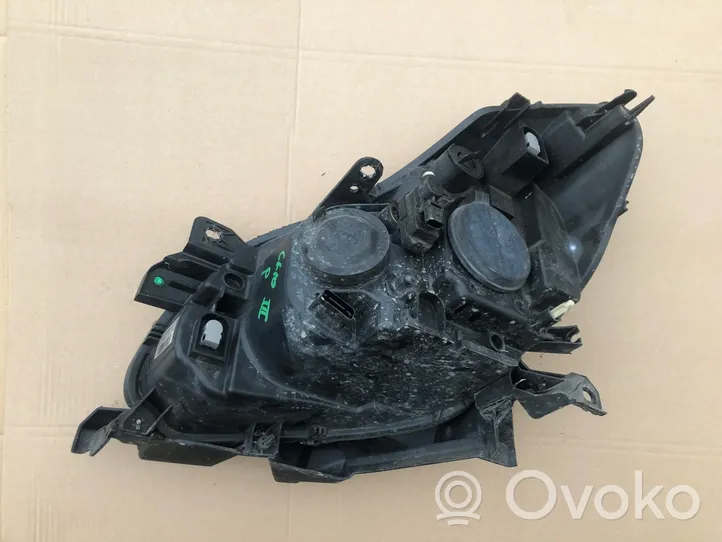 Renault Clio III Faro delantero/faro principal 8200459823