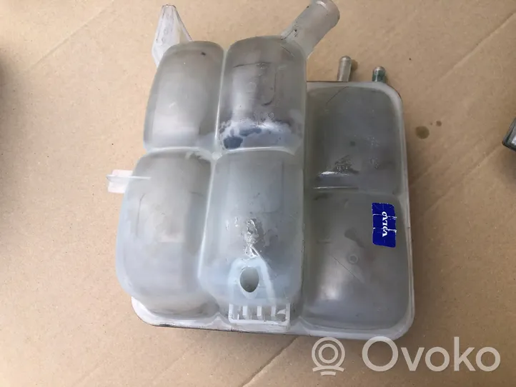 Volvo V50 Vase d'expansion / réservoir de liquide de refroidissement 3M5H8K218