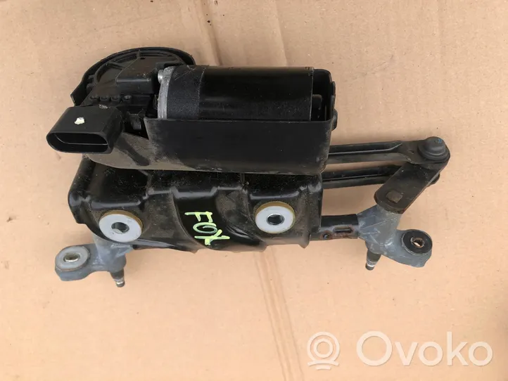 Volkswagen Fox Front wiper linkage and motor 5Z0955023