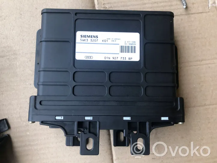 Audi A4 S4 B5 8D Pavarų dėžės valdymo blokas 01N927733BP