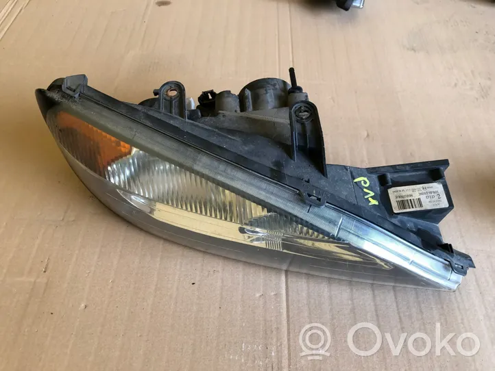 Nissan Primera Phare frontale 89005898