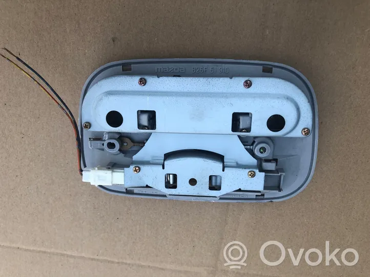 Mazda 323 F Illuminazione sedili anteriori B25F51310