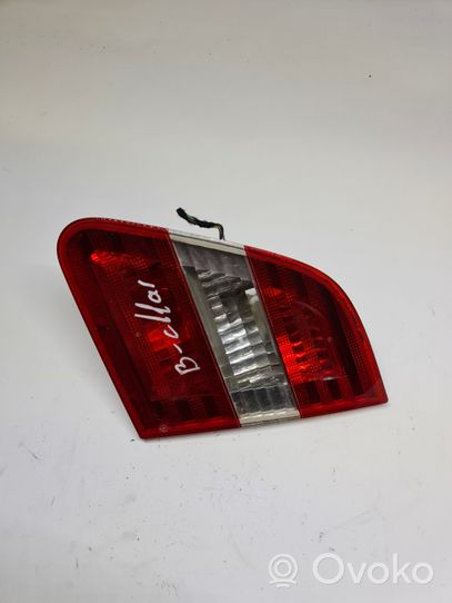 Mercedes-Benz B W245 Lampy tylnej klapy bagażnika A1698201264