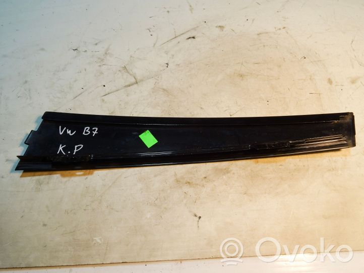 Volkswagen PASSAT B7 Loading door glass trim molding 