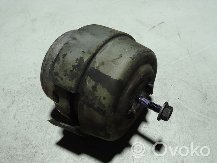 Audi A4 S4 B7 8E 8H Supporto di montaggio del motore 8E0199382K