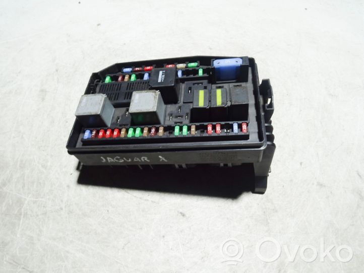 Jaguar X-Type Module de fusibles 4X4314A073DA