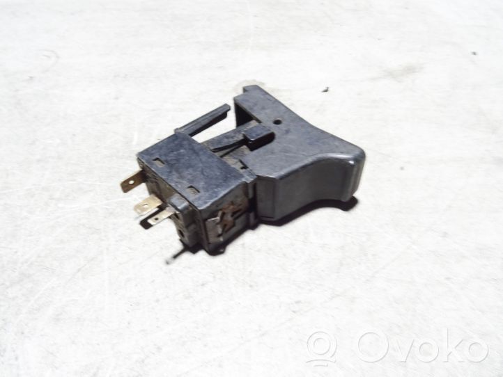 Audi 80 90 B2 Przycisk / Przełącznik ogrzewania szyby przedniej / czołowej 853941503