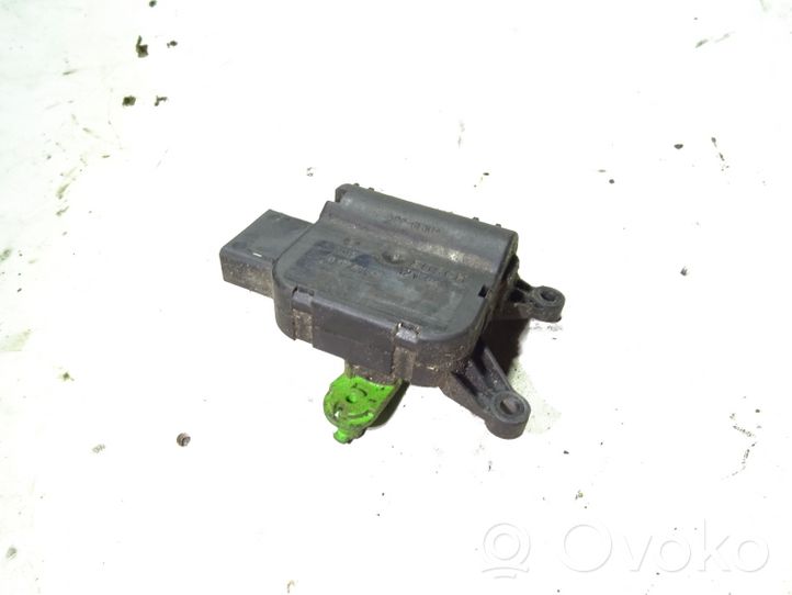 Audi A4 S4 B6 8E 8H Air flap motor/actuator 8E2820511B