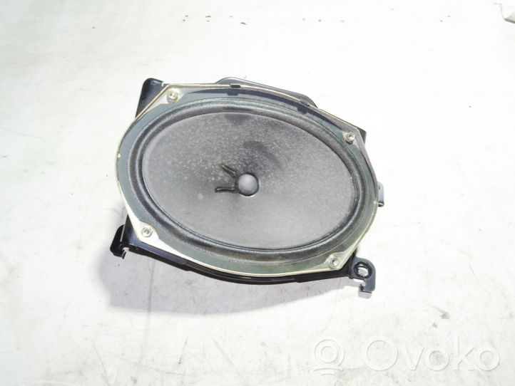 Mazda MPV Enceinte de porte arrière 870166960