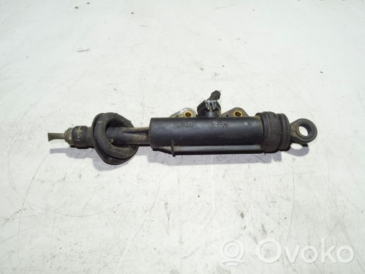 BMW 5 E34 Clutch master cylinder KG1955