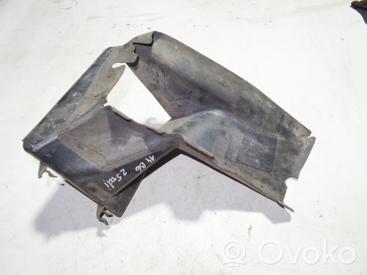 Audi A4 S4 B6 8E 8H Canal de guidage d'air du refroidisseur 8E0117335C