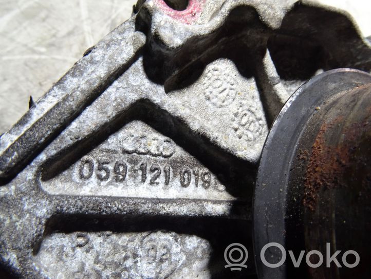 Audi A4 S4 B6 8E 8H Pompe de circulation d'eau 059121019C