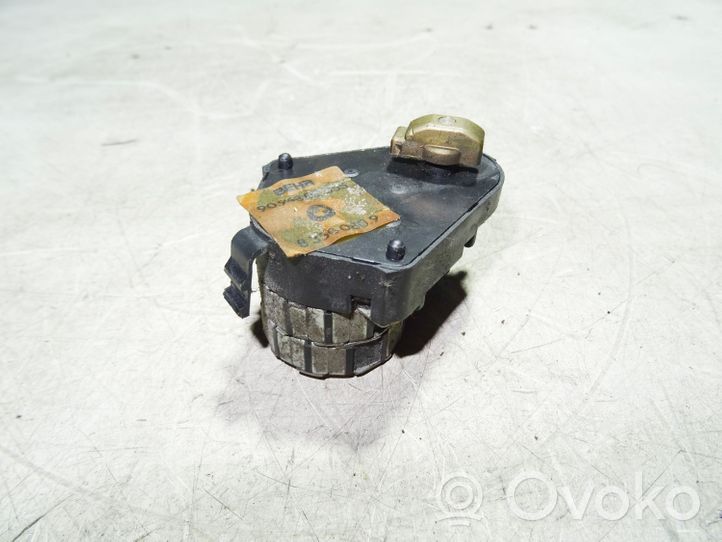 BMW 8 E31 Motorino attuatore aria 64118350080