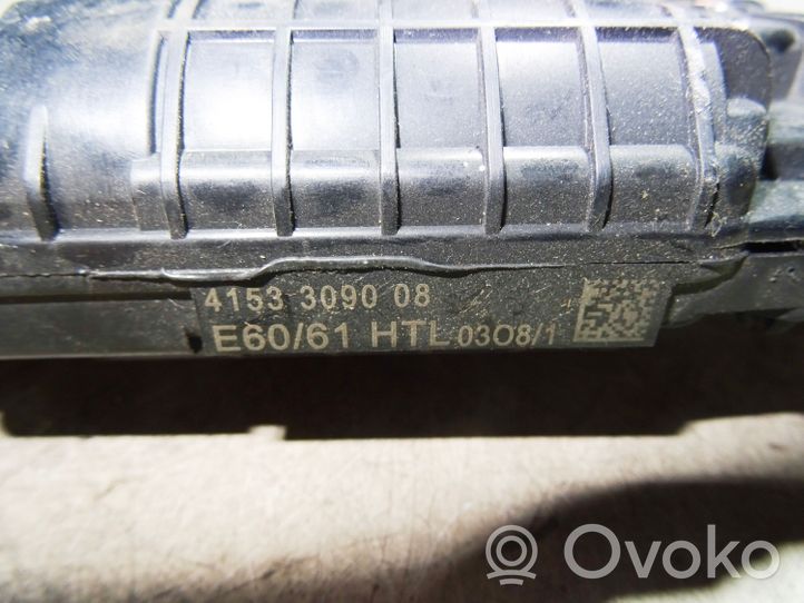 BMW 5 E60 E61 Moteur de centralisation serrure de porte arrière 7202157