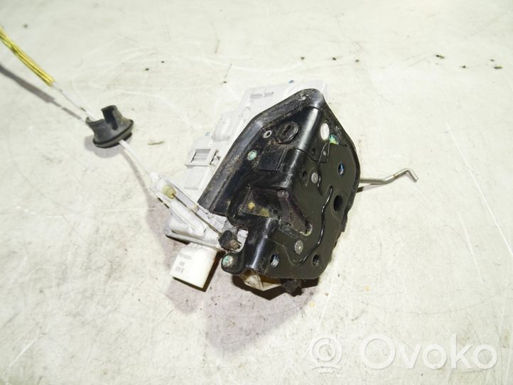 Audi A4 S4 B6 8E 8H Zamek drzwi tylnych 8E0839016AA