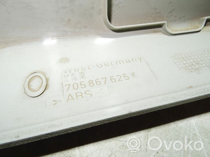 Volkswagen Multivan T4 Kita bagažinės apdailos detalė 705867625