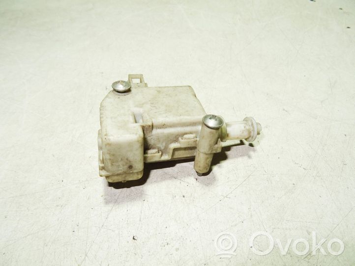 Audi A6 S6 C5 4B Verrouillage du bouchon du réservoir de carburant 4B0862153