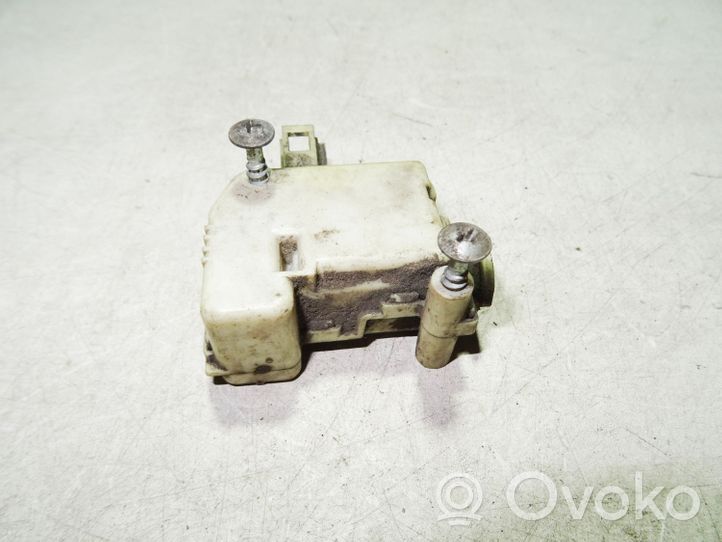 Audi A6 S6 C5 4B Verrouillage du bouchon du réservoir de carburant 4B0862153