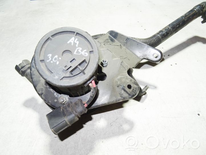 Audi A4 S4 B6 8E 8H Antrinis oro siurblys 06A959253B