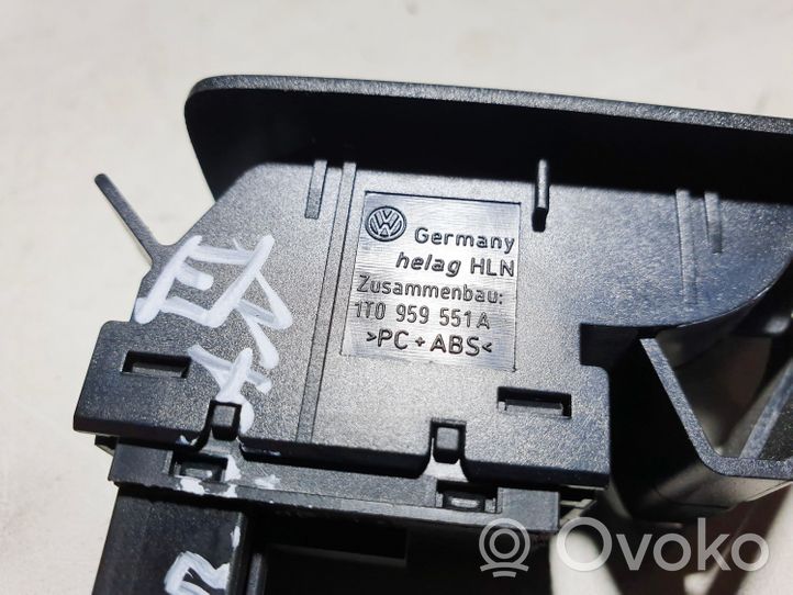 Volkswagen Touran II Fuel tank opening switch 1T0959551A