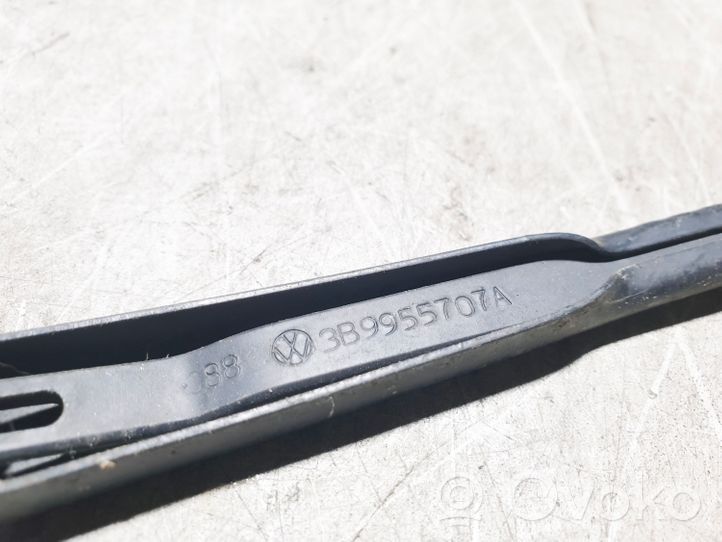 Volkswagen PASSAT B5 Rear wiper blade arm 3B9955707A