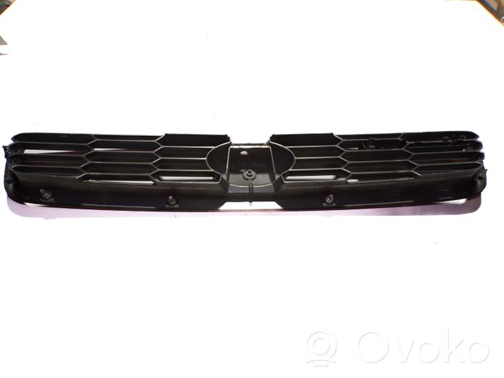 Subaru Legacy Grille de calandre avant 93013AE240