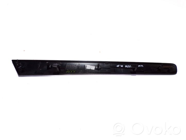 Volkswagen Jetta VI Moulure de porte avant 5C6867439A