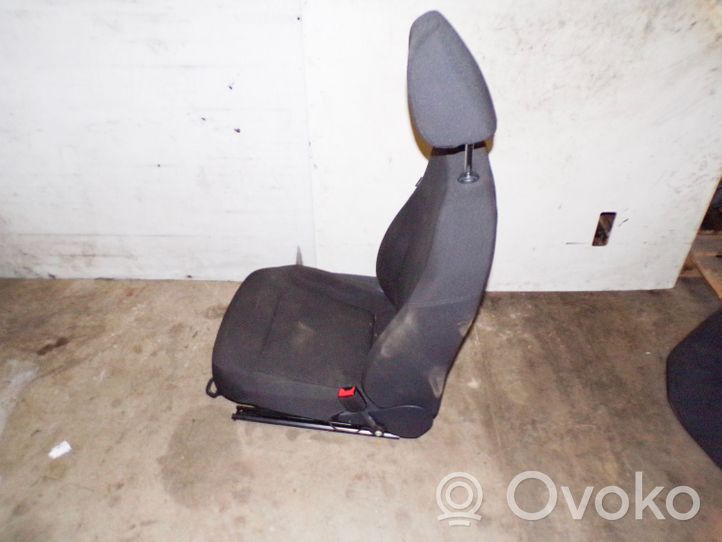Volkswagen Jetta VI Priekinė keleivio sėdynė 5C6881106K