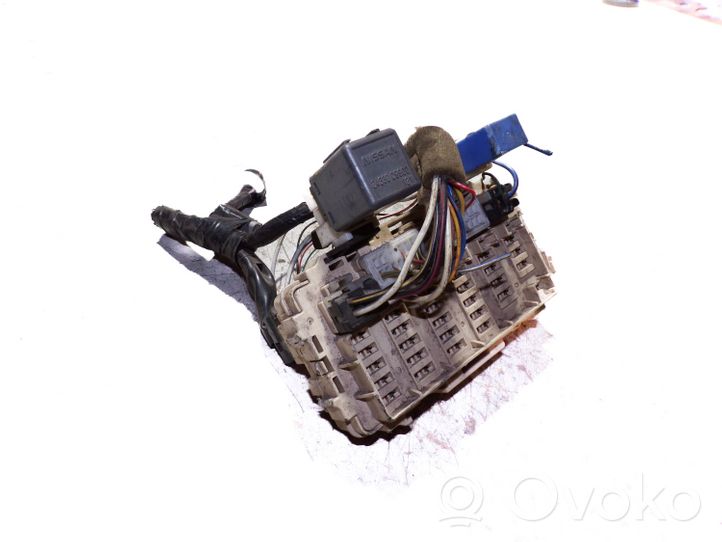 Nissan X-Trail T30 Module de fusibles 2433009900