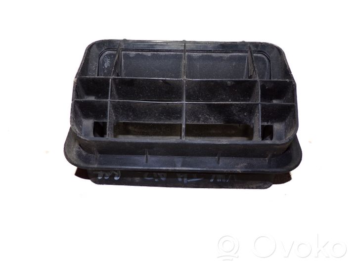 Volkswagen Transporter - Caravelle T4 Quarter panel pressure vent 