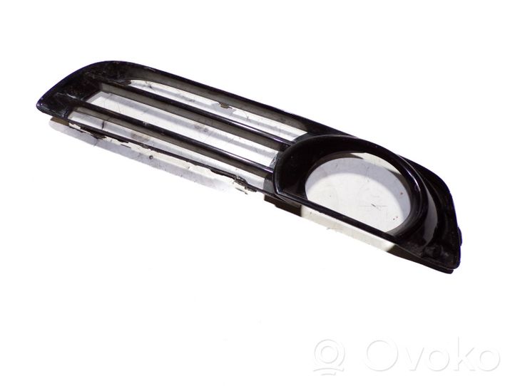 Audi Q7 4L Moldura/rejilla de la luz antiniebla delantera 4L0807676