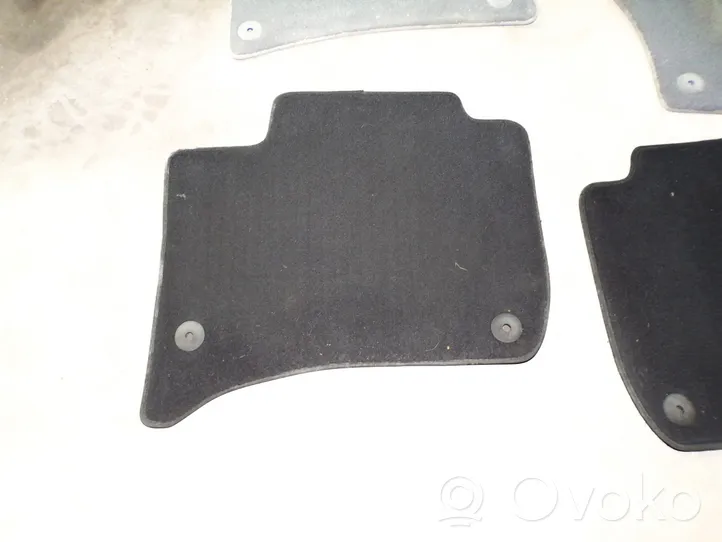 Volkswagen Touareg II Kit tapis de sol auto 