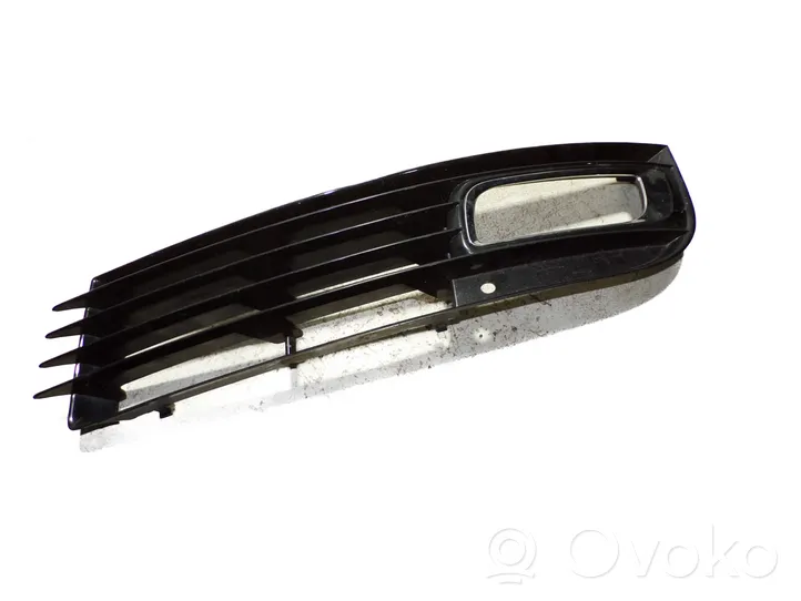 Audi A8 S8 D3 4E Front fog light trim/grill 4E0807681AM