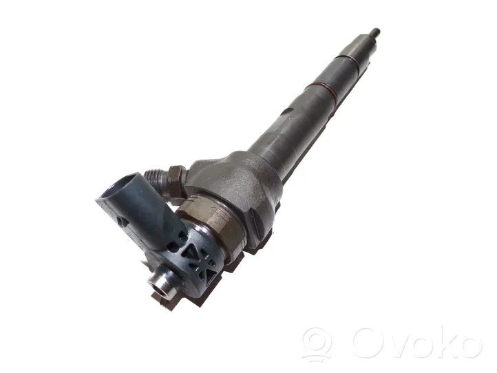 Volkswagen PASSAT B7 Fuel injector 0445110369