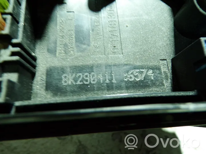 Volkswagen Caddy Ramka / Moduł bezpieczników 8K290411