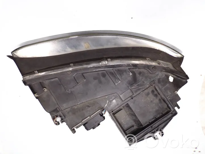 Audi A4 S4 B6 8E 8H Lampa przednia 8E0941003G