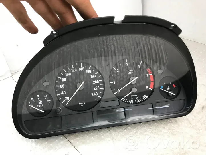 BMW 5 E39 Compteur de vitesse tableau de bord 6914913