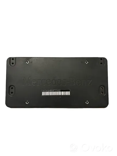 Mercedes-Benz C AMG W205 Support de plaque d'immatriculation A0008103700