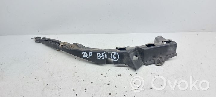 Volkswagen PASSAT B5 Headlight/headlamp mounting bracket 3B0807050C